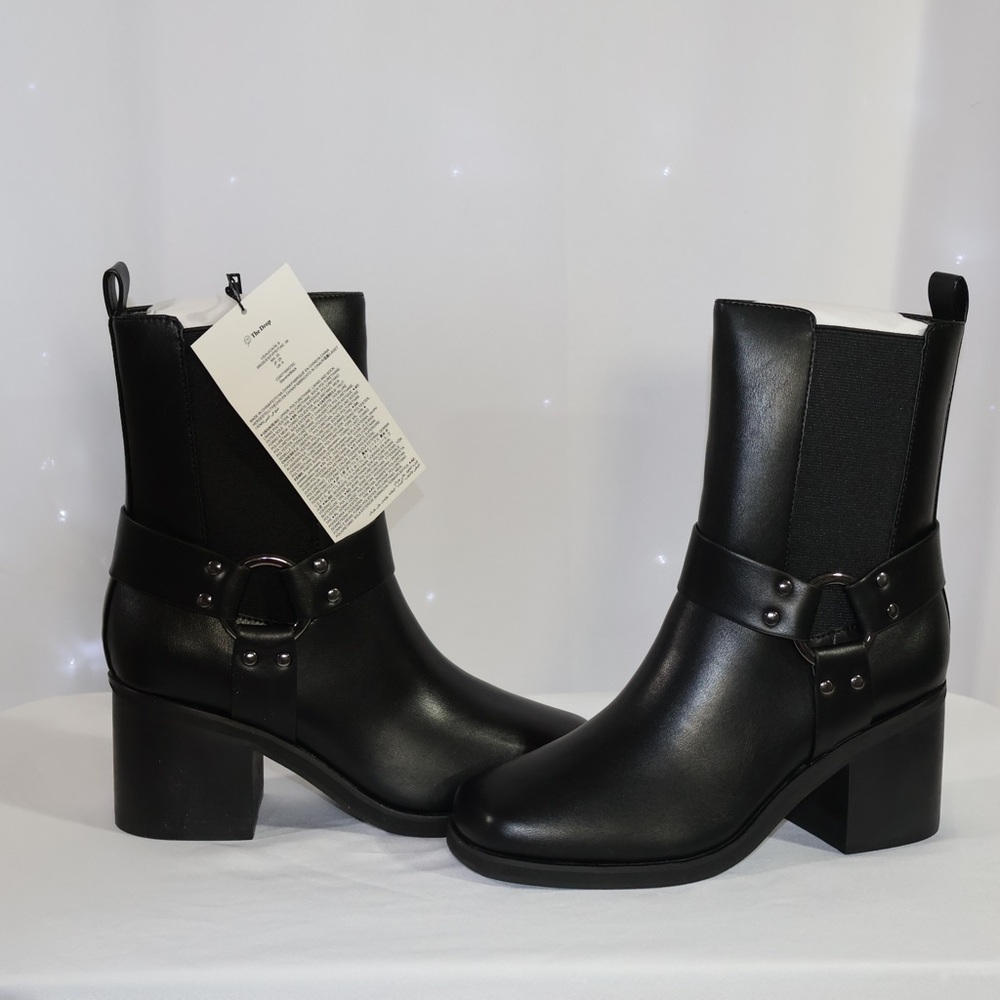 Elegant Black Heeled Boots